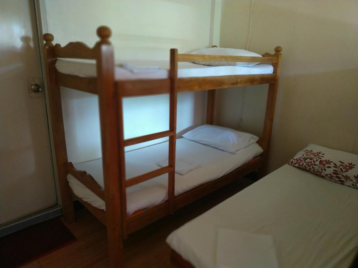 Emoks Guest House Moalboal Eksteriør billede